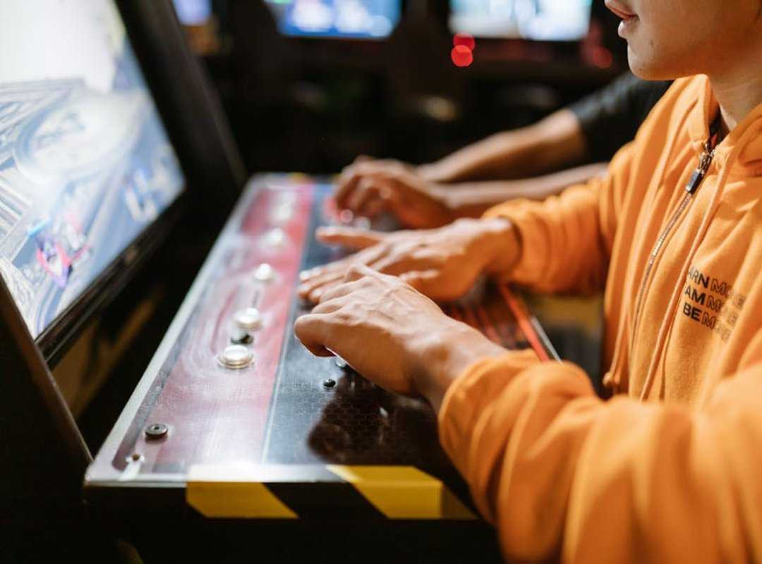 multiplayer game dynamics
